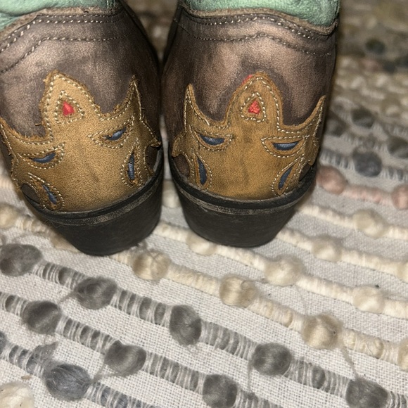 Beautiful Cowgirl Boots - Picture 6 of 11